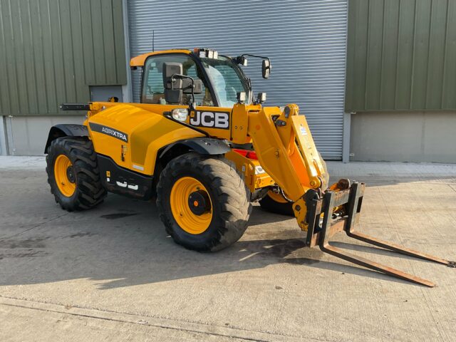 Lot 5: 2022 JCB 538-60 Telehandler