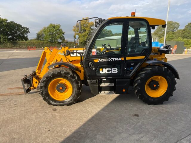 Lot 5: 2022 JCB 538-60 Telehandler