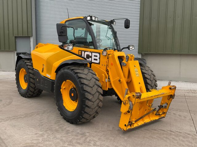 Lot 6: 2022 JCB 542-70 Telehandler