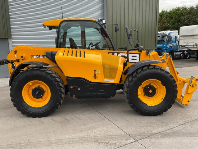 Lot 6: 2022 JCB 542-70 Telehandler
