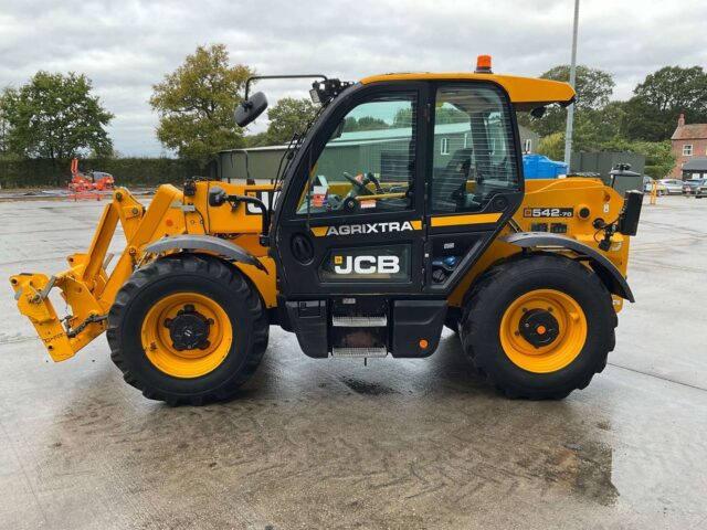 Lot 7: 2022 JCB 542-70 Telehandler