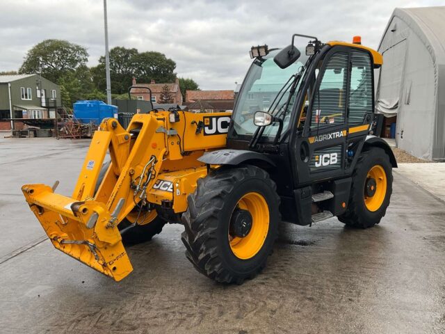Lot 7: 2022 JCB 542-70 Telehandler
