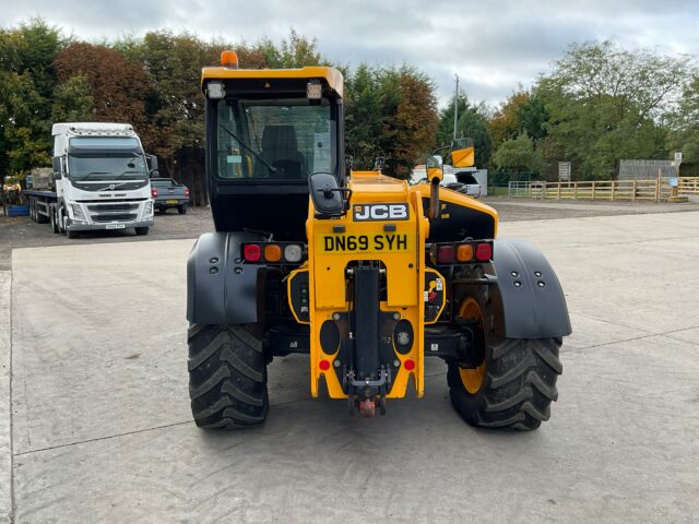 Lot 9: 2019 JCB 542-70 Telehandler
