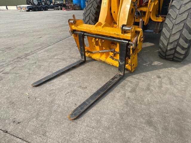 Lot 10: 2017 JCB 560-80 Telehandler
