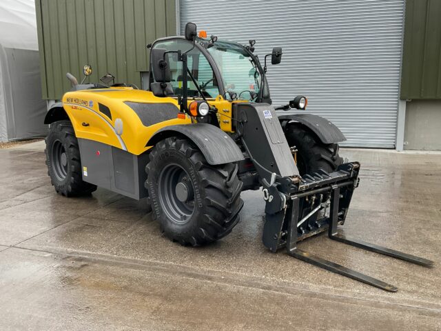 Lot 17: New Holland TH6.36 Telehandler