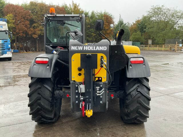 Lot 17: New Holland TH6.36 Telehandler