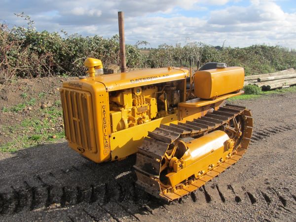 Caterpillar D2 3J Crawler