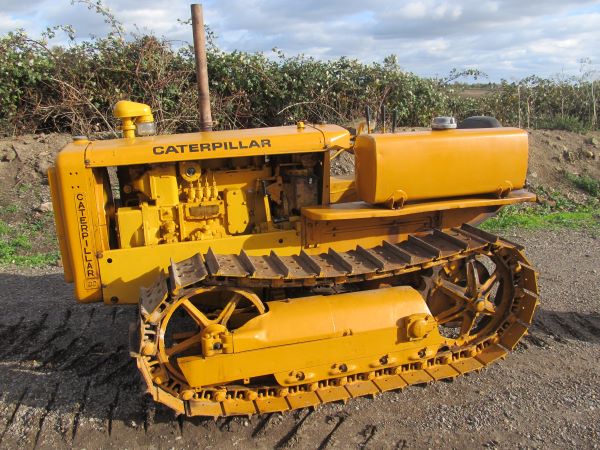 Caterpillar D2 3J Crawler