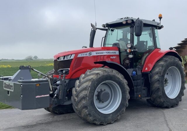 Massey Ferguson 7718S