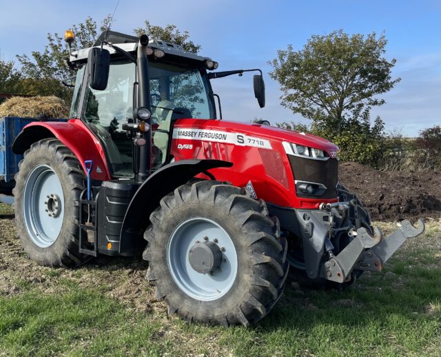 Massey Ferguson 7718S