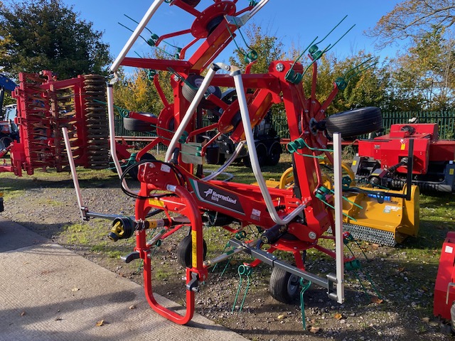 AM000850 NEW KVERNELAND 8576 TEDDER