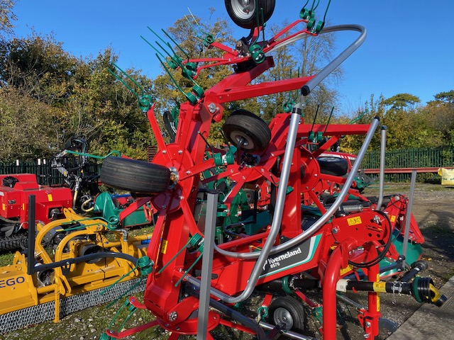 AM000850 NEW KVERNELAND 8576 TEDDER