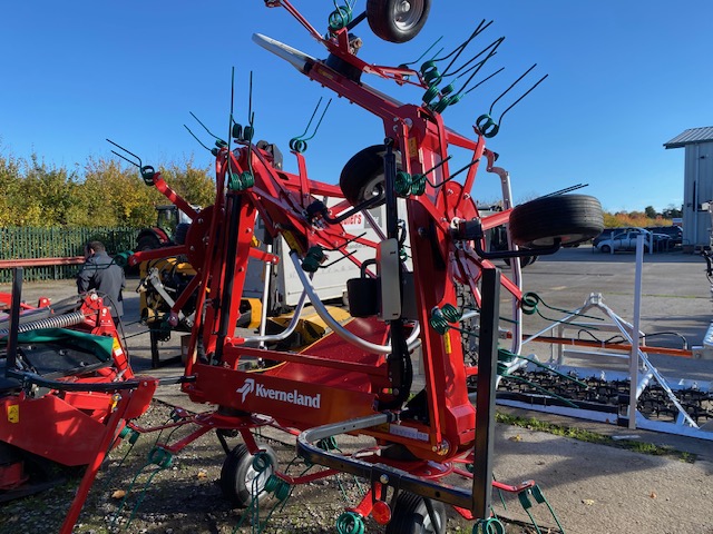AM000850 NEW KVERNELAND 8576 TEDDER