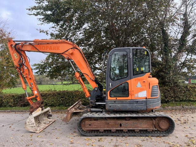 Doosan DX80R Excavator