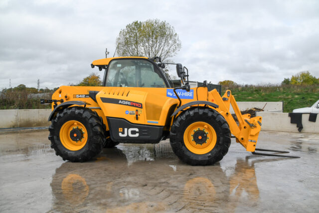 JCB 542-70 AgriPro 2024