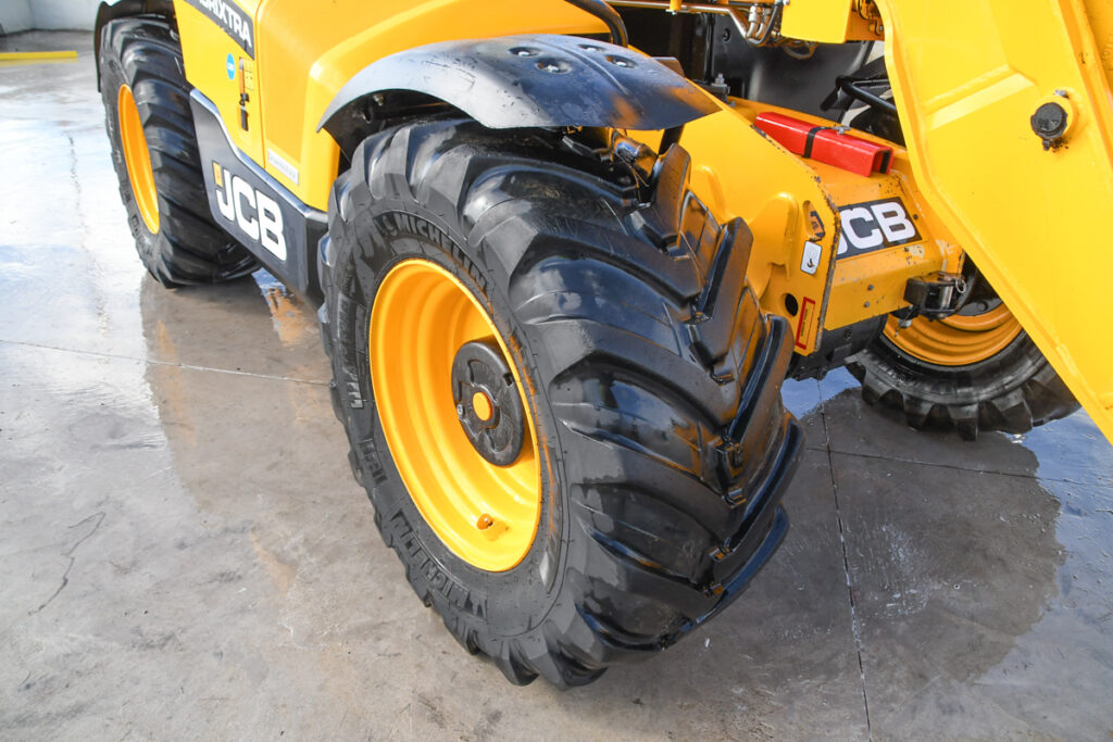 7749186859fd6347a51c01665aa3fb3a