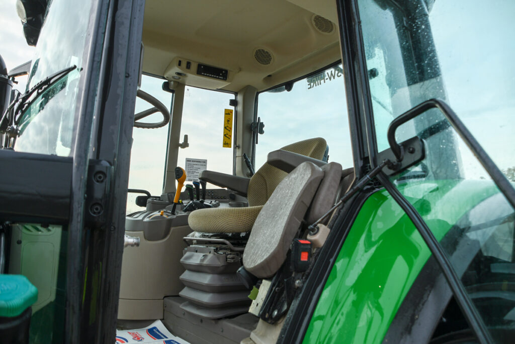 ea9e5a953fb606951914b9e87bb06c4c