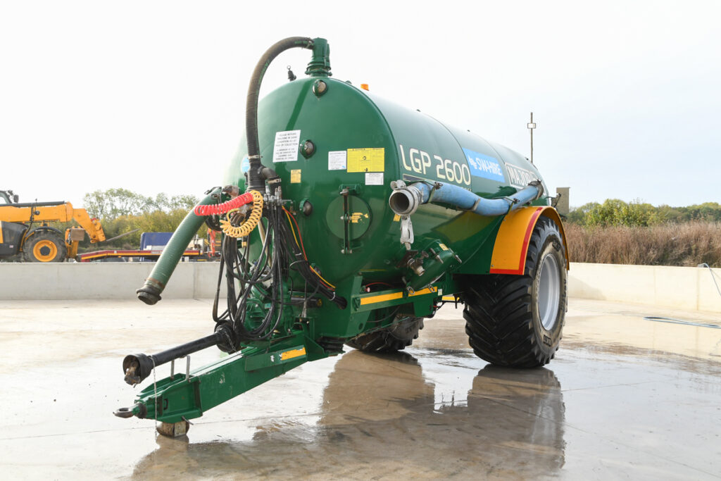 609882b0982868f10d6c33f1a81a9565