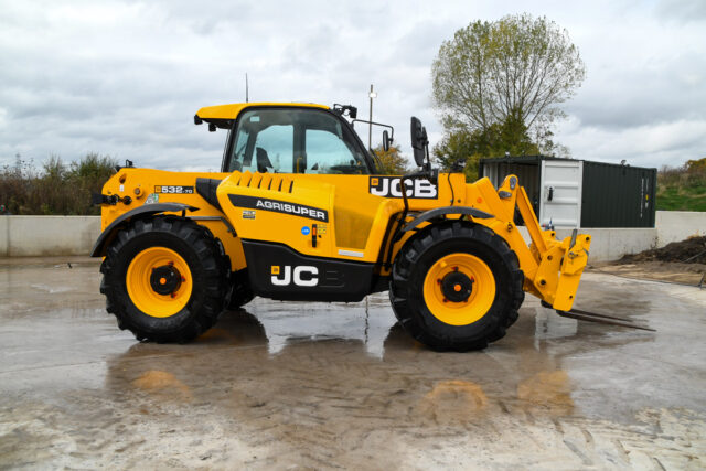532-70 AgriSuper JCB 2023