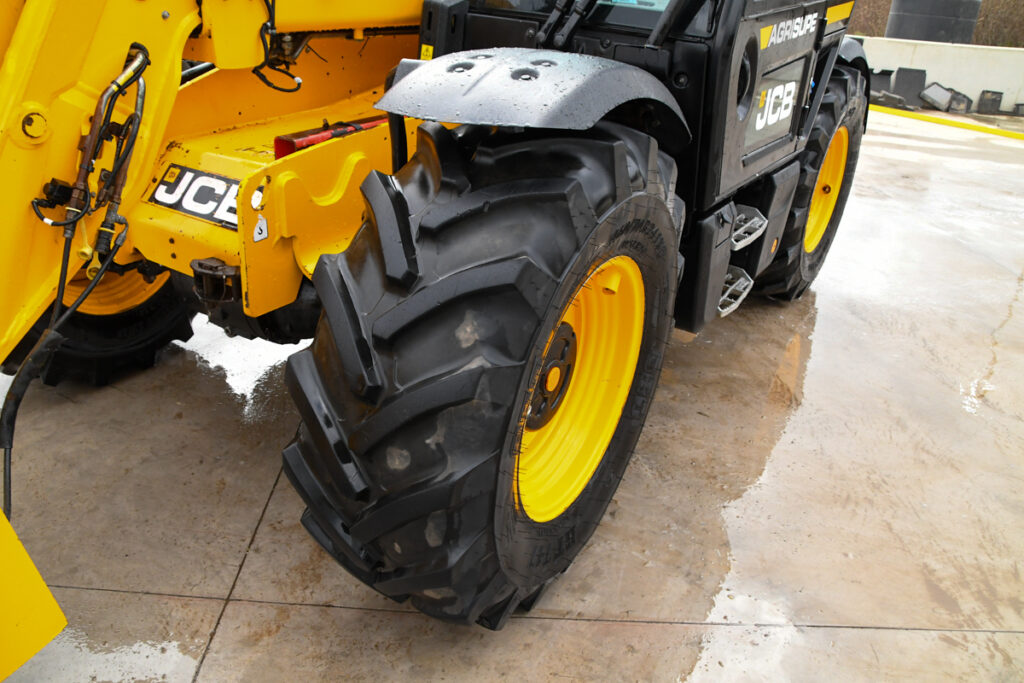 13a593ce19d58de8af523c0a0a00dec3