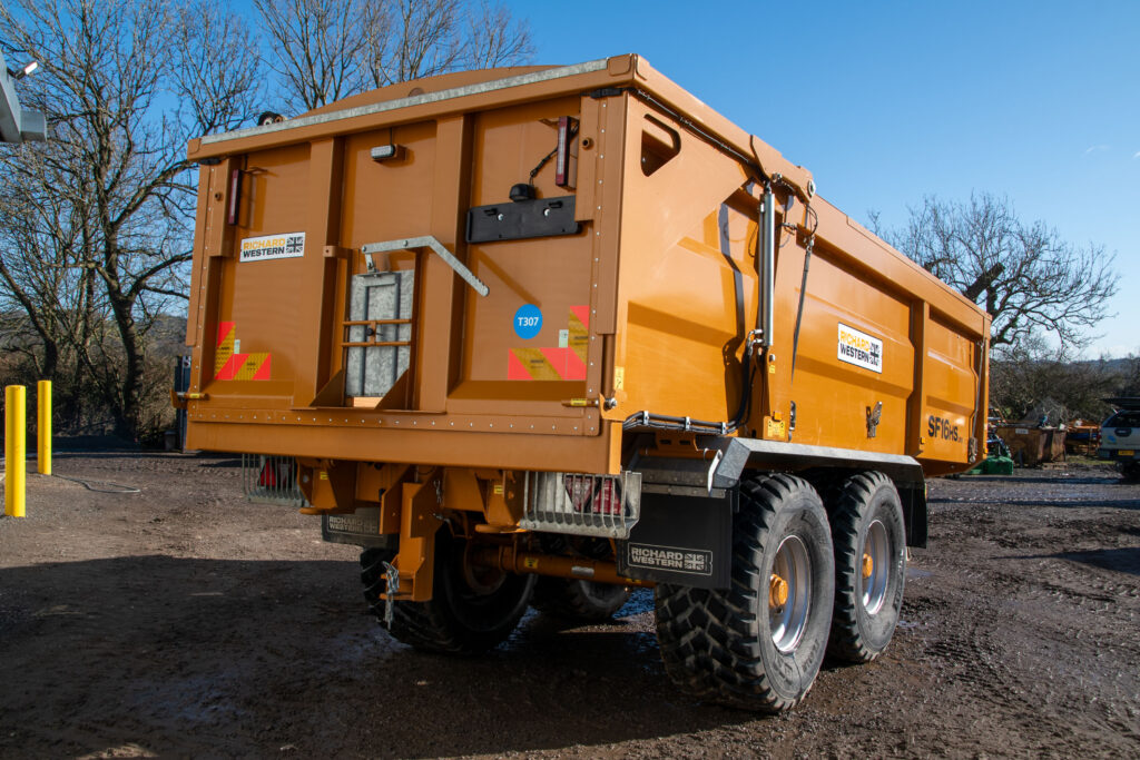 0371b3433ad20dd17a28f2599317557b