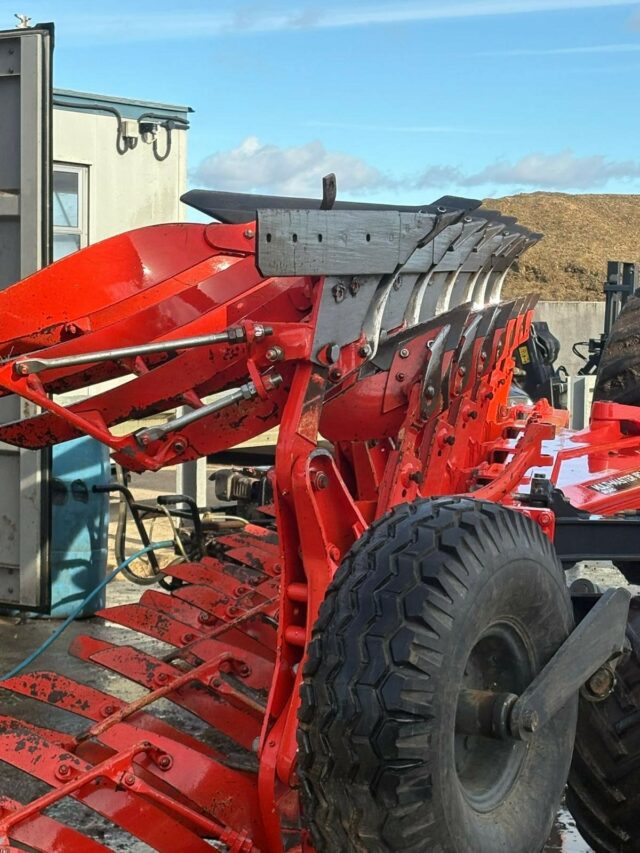 5M003439 KHUHN MULTIMASTER 183 PLOUGH