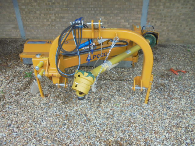 Alpego TL33 – 220 verge mower