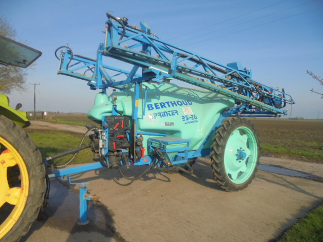 Berthoud Sprinter 25 – 26 trailed sprayer