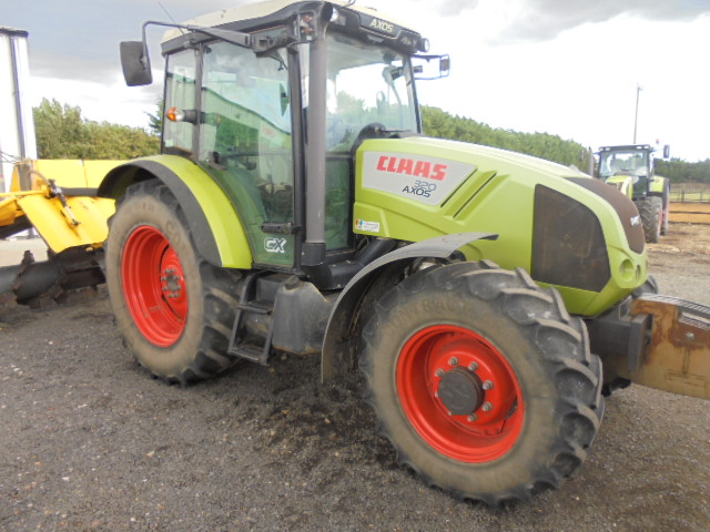Claas Axos 320 CX