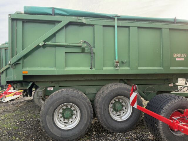 Baileys 10T high lift trailer