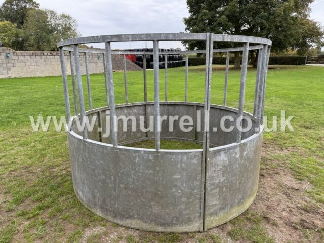 Galvanised heavy duty cattle feed ring