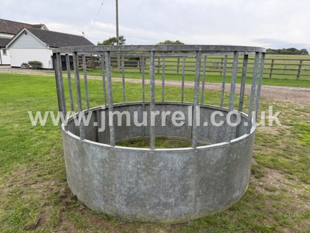 Galvanised heavy duty cattle feed ring