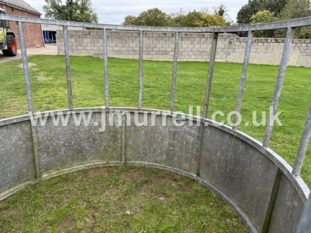 Galvanised heavy duty cattle feed ring