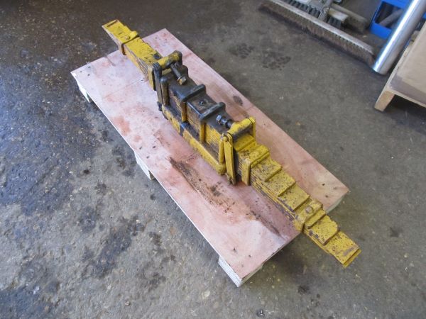 Caterpillar D2 J model Cross Spring