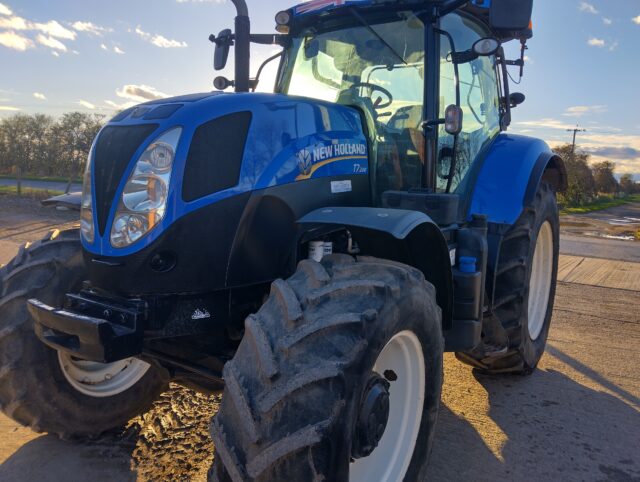 New Holland t7.200