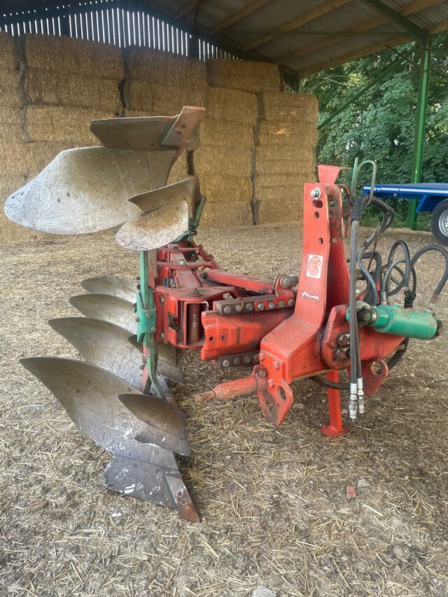 Kverneland LB85-160 4 furrow plough