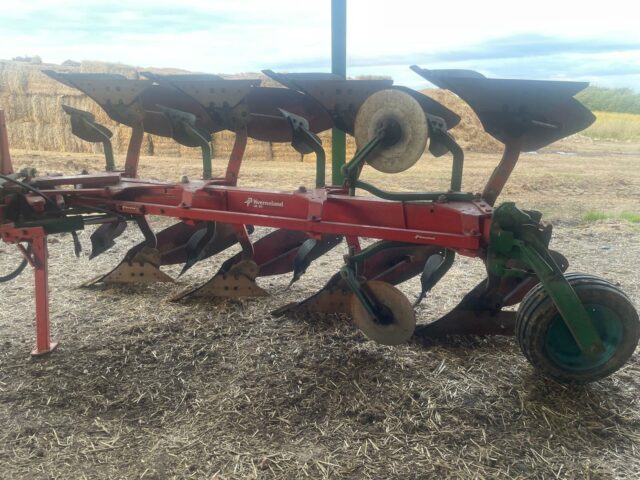 Kverneland LB85-160 4 furrow plough