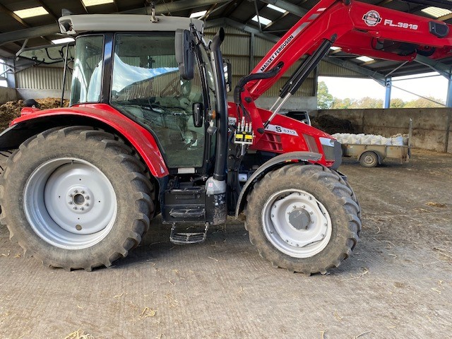 TC002516 MF5713S TRACTOR & FL3819 LOADER