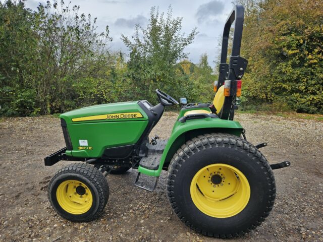 John Deere 3036E 4wd Compact Tractor