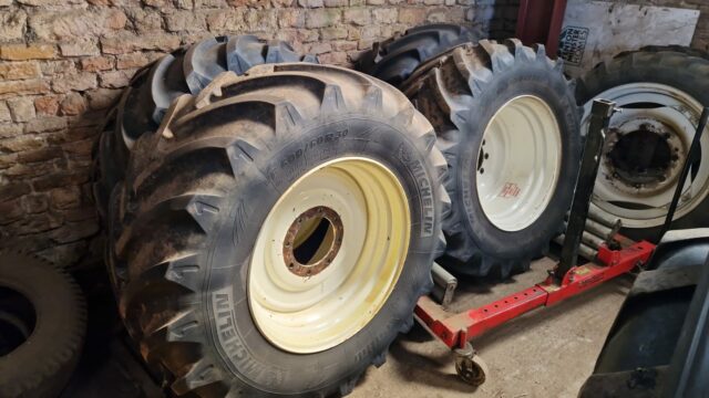 Knight K1835 Self Propelled Sprayer 30m