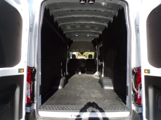 USA’ 23 Ford 350 Transit Cargo 140 Miles