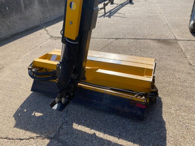 T2038491 MCCONNEL PA6570T HEDGECUTTER