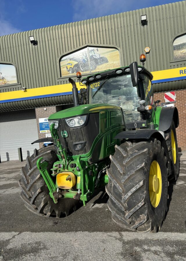 2020 John Deere 6215 R