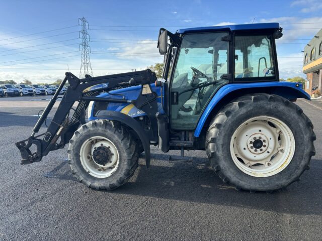 Lot 25: 2012 New Holland T5060
