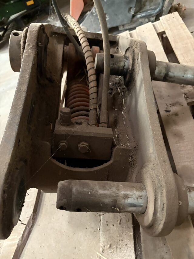 FMf1V 10/11/2025 08:21:03