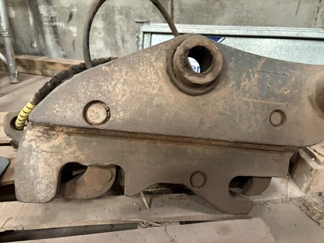 FMf1V 10/11/2025 08:21:03