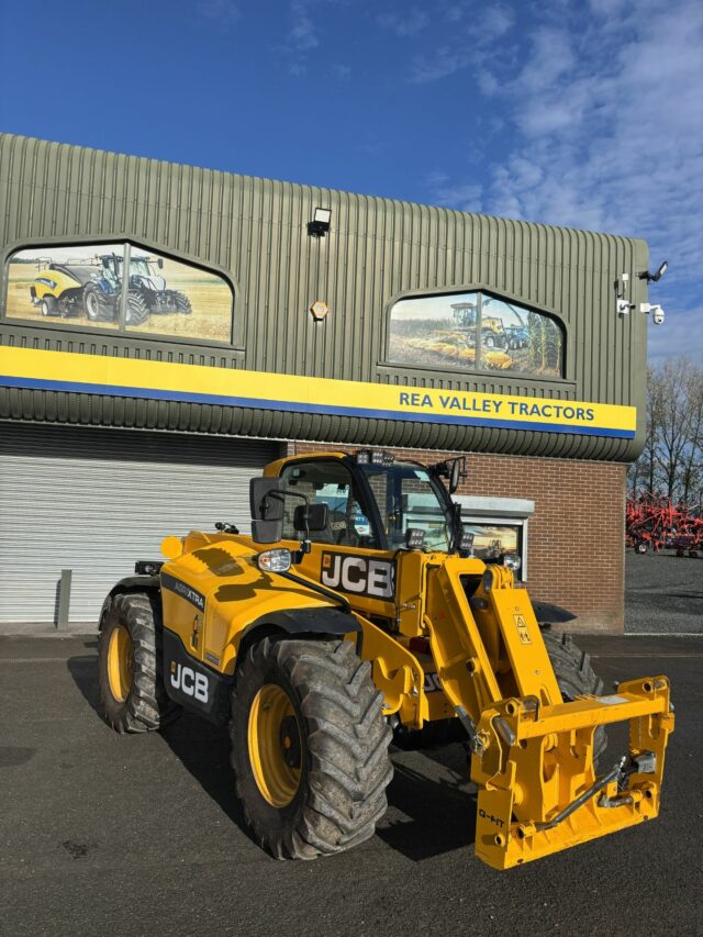 Lot 100: JCB 542-70 AGRI-XTRA Telehander