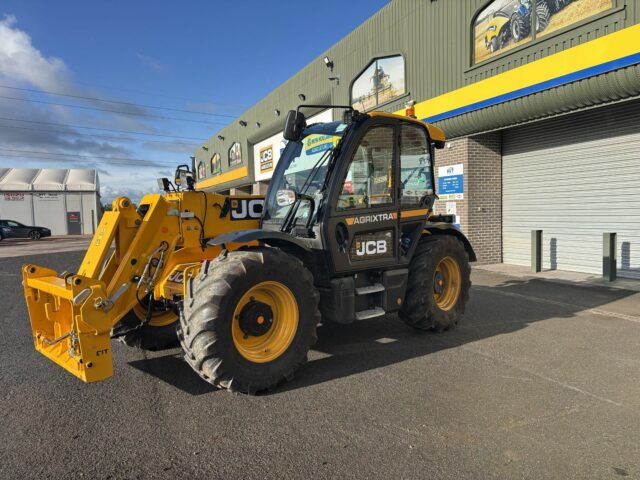 Lot 100: JCB 542-70 AGRI-XTRA Telehander