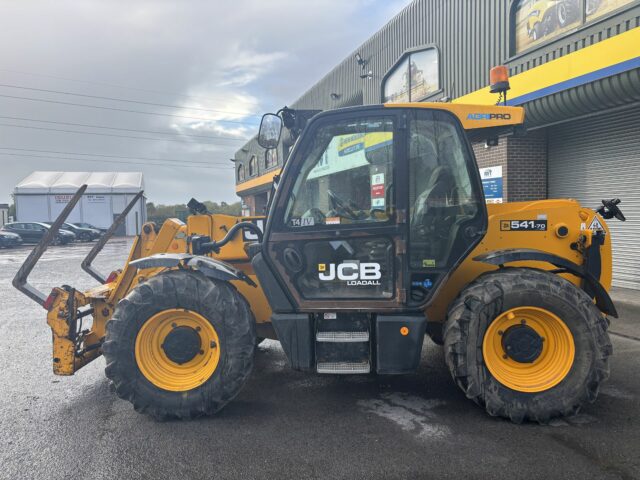 Lot 102: JCB 541-70 AGRI-PRO Telehandler
