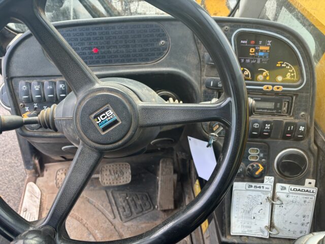 Lot 102: JCB 541-70 AGRI-PRO Telehandler